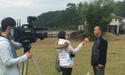 “合肥公交风雨无阻陪伴学生三年 学子离校前锦旗相赠”